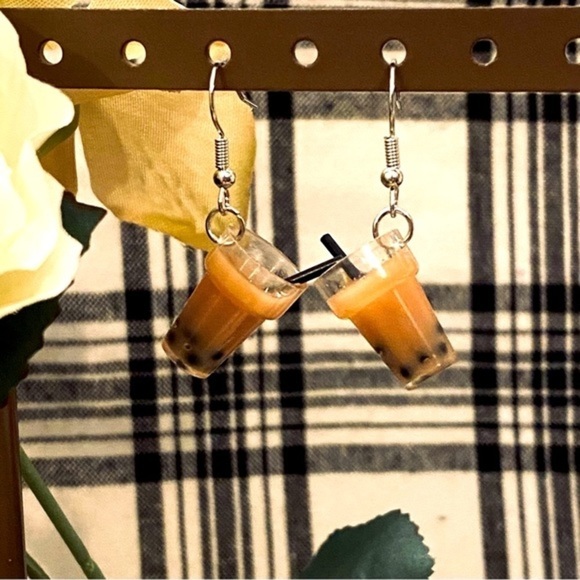 🧋BUBBLE Tea Earrings in 3 different colors🧋 - Picture 4 of 6